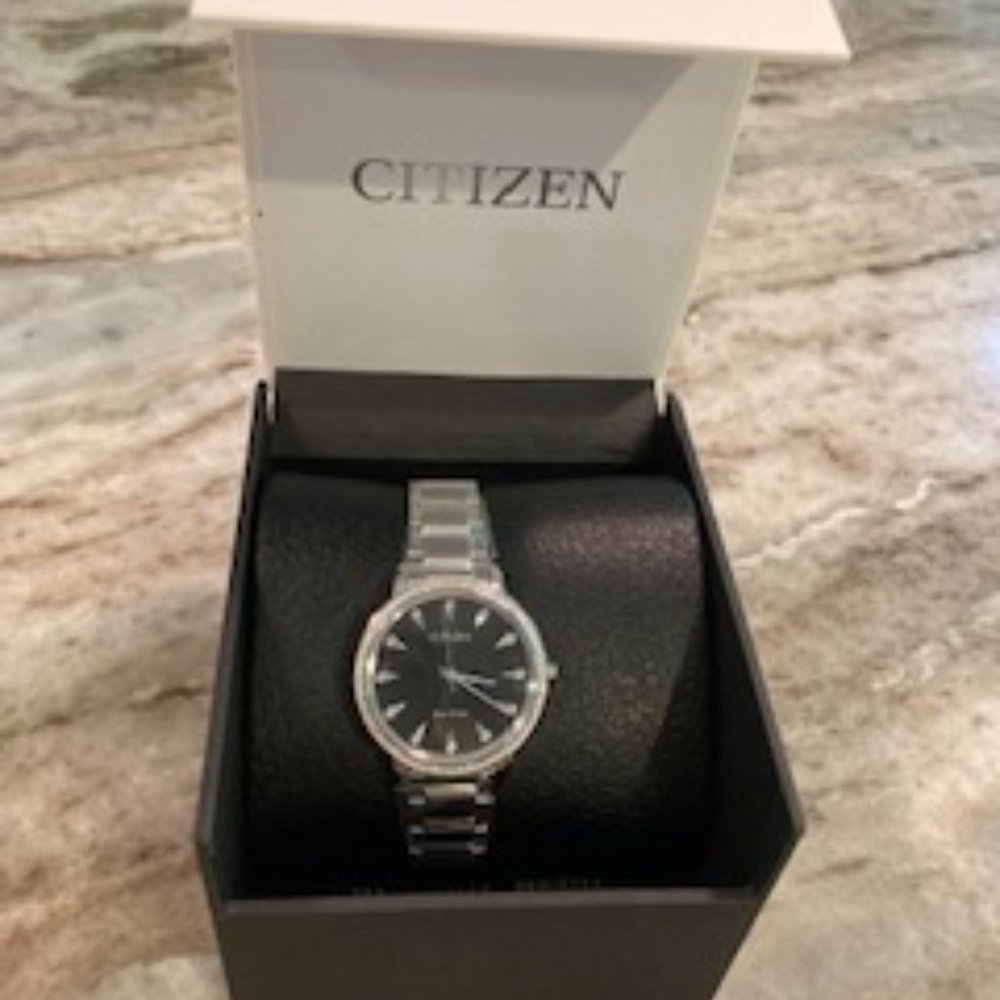 Watch - Picture 3 of 4